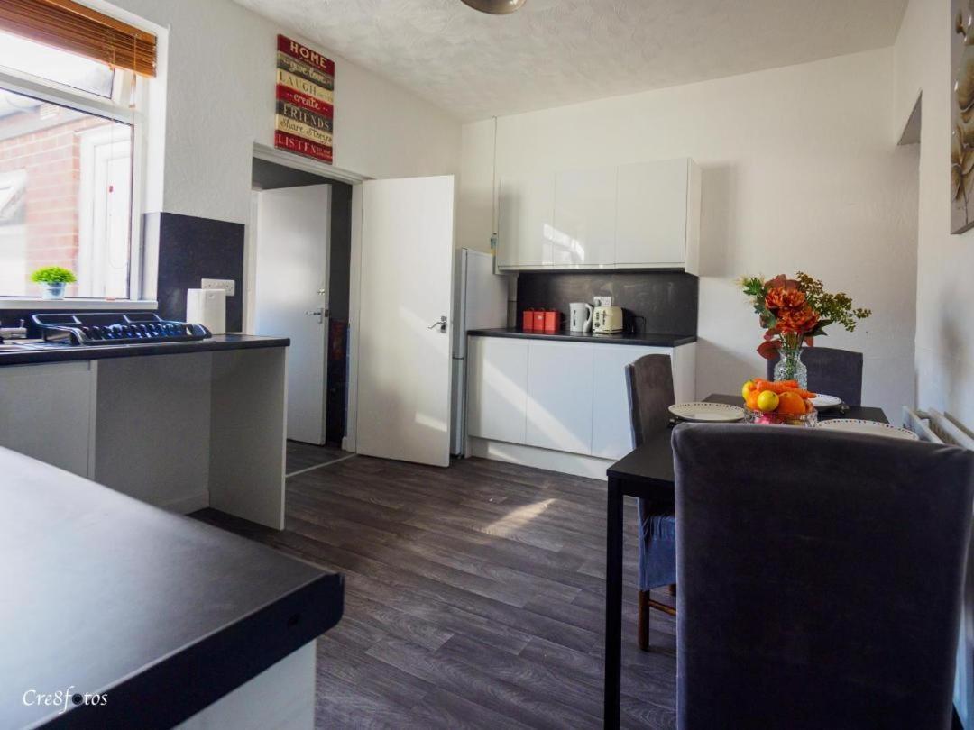 12 Cornwallis Lodge Family Room 1 Stoke-on-Trent Exteriér fotografie